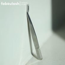 Load image into Gallery viewer, Faboulash Lash Tweezer with Comb
